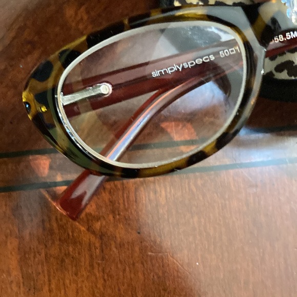 Simply Specs reading glasses and coordinating case. New with tags. - Picture 5 of 8